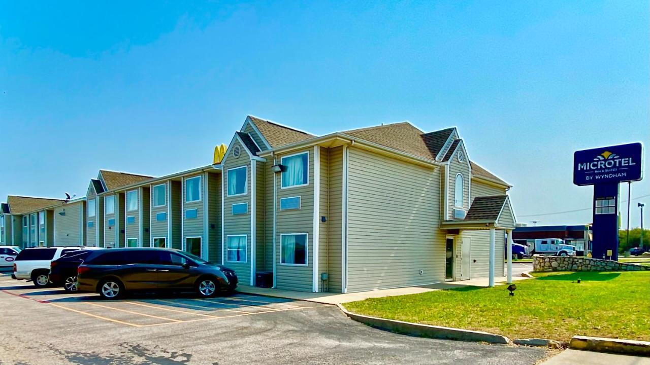 Microtel Inn & Suites By Wyndham Ardmore Buitenkant foto